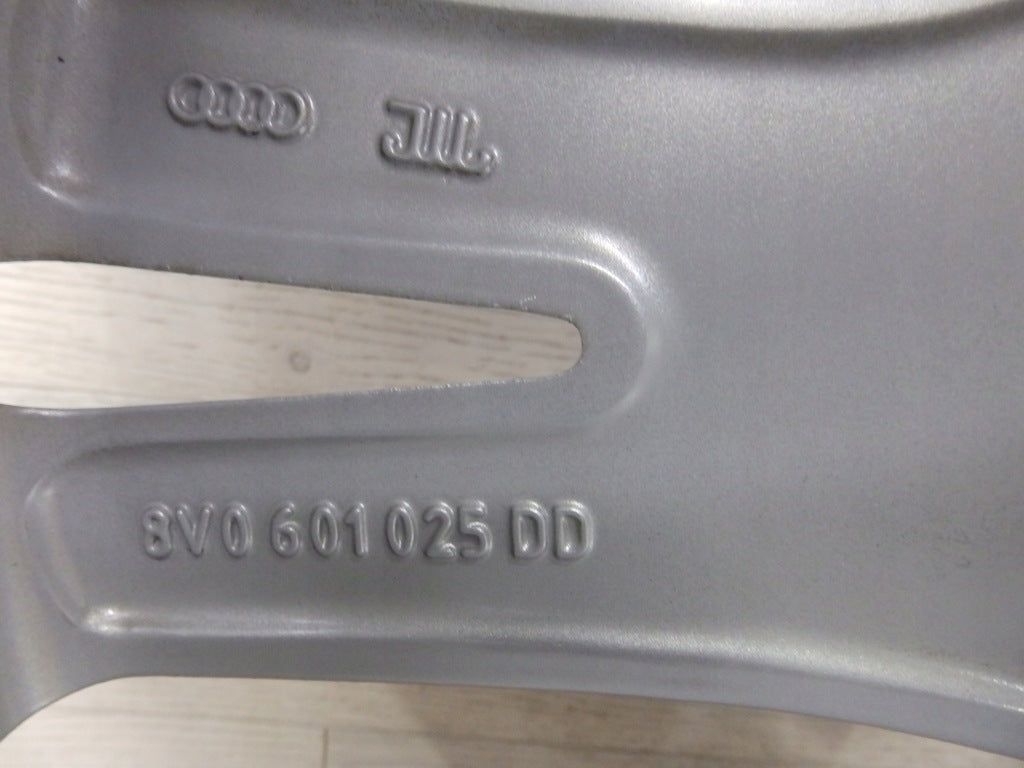 1x Alufelge 17 Zoll 7.5" 5x112 43ET Silber 8V0601025DD Audi A3 Rim Wheel FEL4266149364ij
