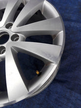 Laden Sie das Bild in den Galerie-Viewer, 1x Alufelge 17 Zoll 7.0&quot; 5x112 54ET 5K0601025Q VW Golf Vi Rim Wheel