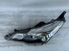 Laden Sie das Bild in den Galerie-Viewer, Frontscheinwerfer Mitsubishi Space Star 8301D445 Links Scheinwerfer Headlight SCH3480436701cj
