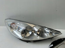 Load image into Gallery viewer, Frontscheinwerfer Peugeot 98866062 98866067 Ein Satz Scheinwerfer Headlight