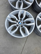 Load image into Gallery viewer, 4x Alufelge 17 Zoll 7.5" 5x120 32ET Glanz Silber 6787576 BMW F26 X3 F25 FEL2124252219ab