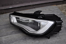 Laden Sie das Bild in den Galerie-Viewer, Frontscheinwerfer Audi A3 8V0941005 Bi-Xenon Links Scheinwerfer Headlight