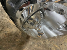 Laden Sie das Bild in den Galerie-Viewer, Frontscheinwerfer Mini R55 R56 100095-00 Links Scheinwerfer Headlight SCH7827379477ef