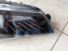 Laden Sie das Bild in den Galerie-Viewer, Frontscheinwerfer Skoda Superb III 3V1941016 Rechts Scheinwerfer Headlight SCH7745156047tb