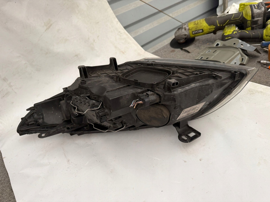 Frontscheinwerfer Renault Megane III 030124420400 0297141011260103187R Rechts SCH1238950158ul