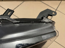 Laden Sie das Bild in den Galerie-Viewer, Frontscheinwerfer Toyota 4 Yaris LED Rechts Scheinwerfer Headlight