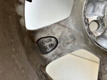 Load image into Gallery viewer, 1x Alufelge 17 Zoll Toyota Rav 4 Rim Wheel FEL8207567172xf