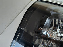Laden Sie das Bild in den Galerie-Viewer, Frontscheinwerfer Ford Transit Courier MK-R2X6-13W030-CE Links Headlight SCH4070242608ju