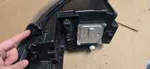 Laden Sie das Bild in den Galerie-Viewer, Frontscheinwerfer Renault Trafic III 260102899R Rechts Scheinwerfer Headlight SCH8926588503hk