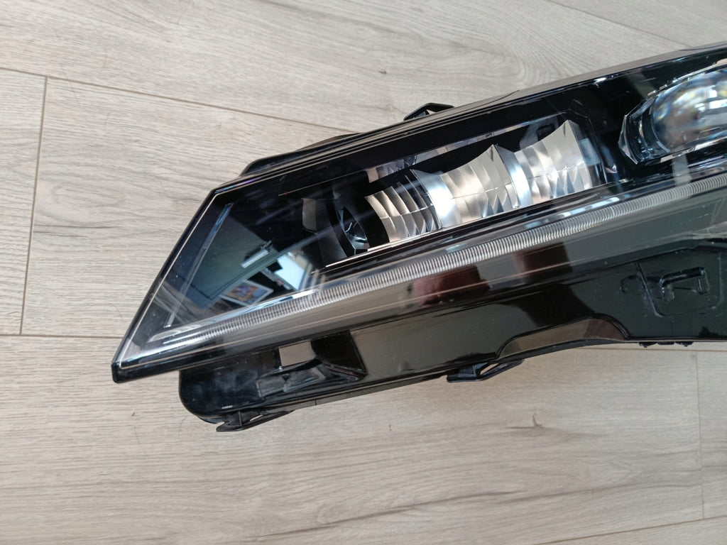 Frontscheinwerfer Skoda Superb III 3V1941015E Links Scheinwerfer Headlight SCH3102853070ey