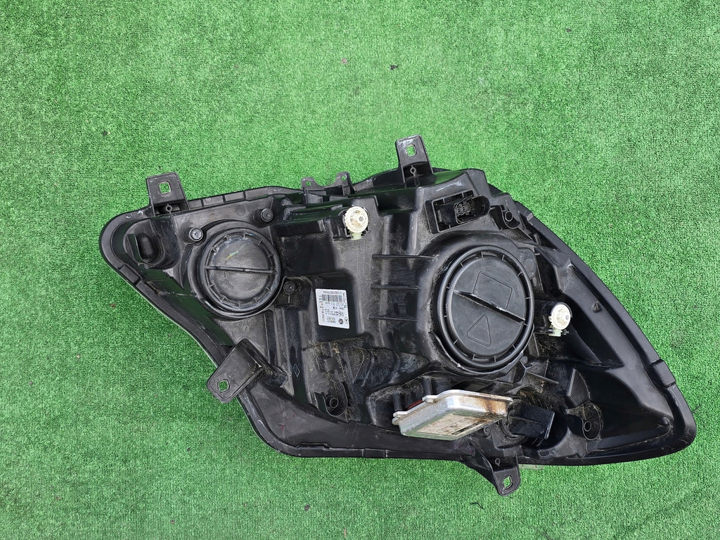 Frontscheinwerfer Mercedes-Benz Sprinter A9068203161 Bi-Xenon Links Headlight