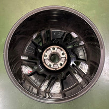 Load image into Gallery viewer, 1x Alufelge 18 Zoll 7.5&quot; 5x112 48ET Glanz Schwarz 5E3601025AD Skoda Octavia