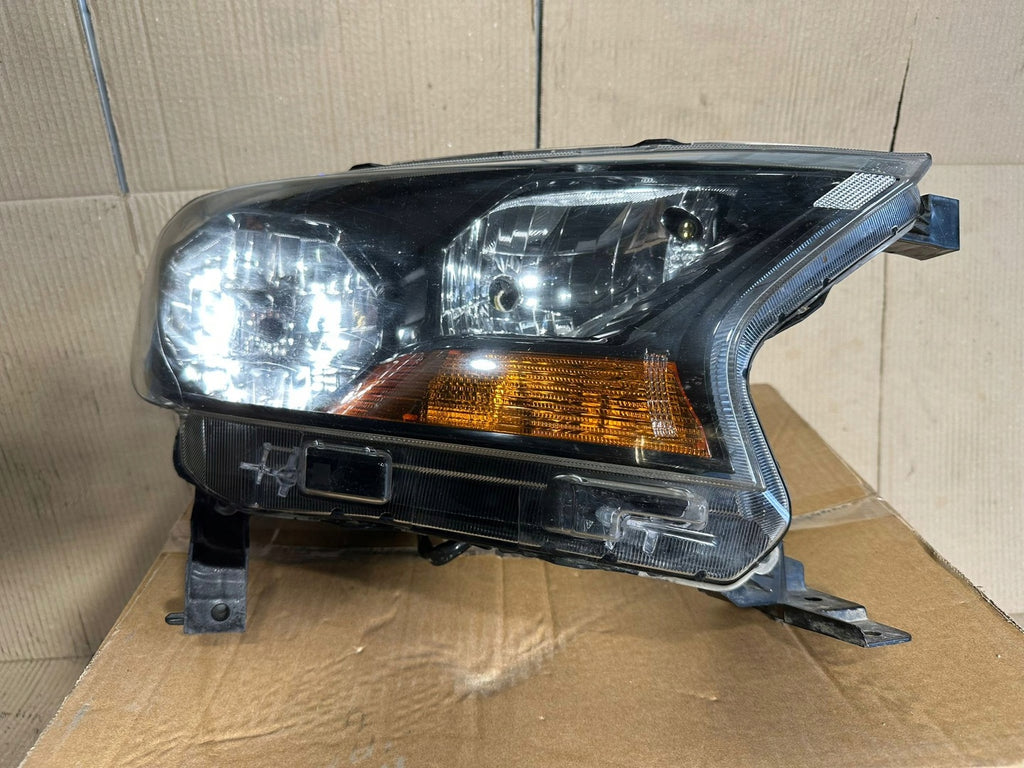 Frontscheinwerfer Ford Ranger EB3B-13W029 Rechts Scheinwerfer Headlight SCH2911010332kt