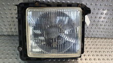 Laden Sie das Bild in den Galerie-Viewer, Frontscheinwerfer Mercedes-Benz MB100 Rechts Scheinwerfer Headlight SCH9946322281ja