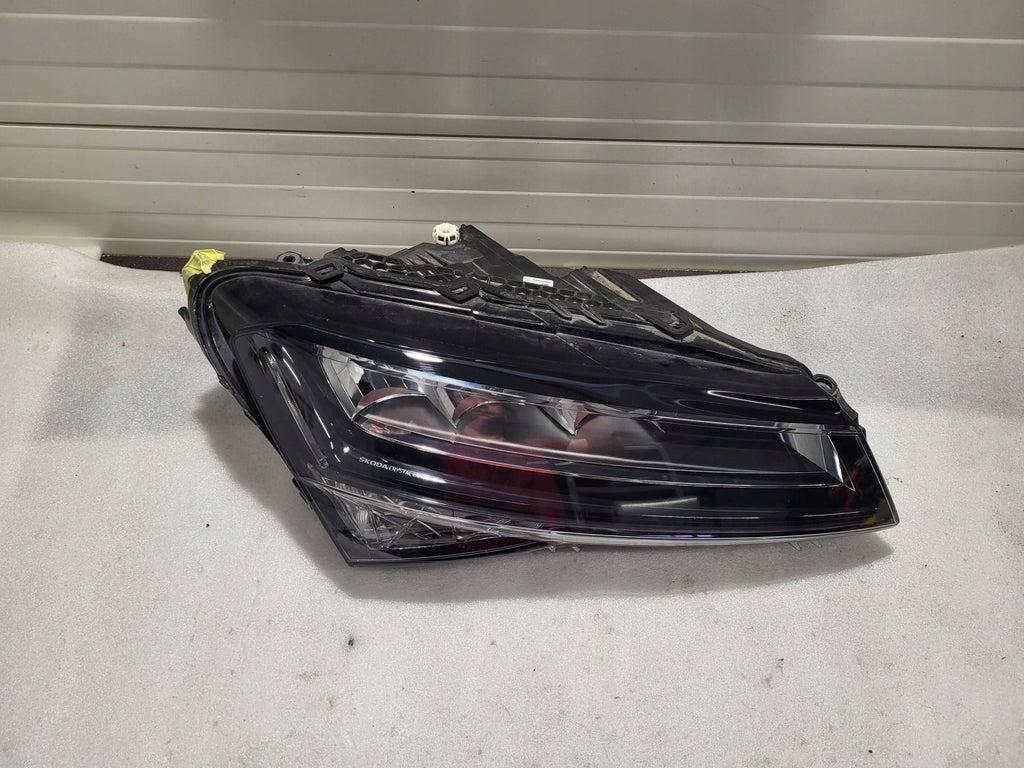 Frontscheinwerfer Skoda Superb III 3V1941016C Rechts Scheinwerfer Headlight SCH5882199725ca