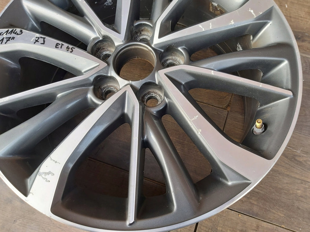 1x Alufelge 17 Zoll 7.0" 5x114.3 45ET HL3104-11GY02 Toyota Avensis Rim Wheel