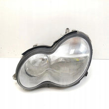Laden Sie das Bild in den Galerie-Viewer, Frontscheinwerfer Mercedes-Benz W203 A2038200161 Links Scheinwerfer Headlight SCH2688600706yl
