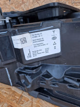 Laden Sie das Bild in den Galerie-Viewer, Frontscheinwerfer Tesla Model 3 015319-03 Full LED Ein Stück (Rechts oder Links)