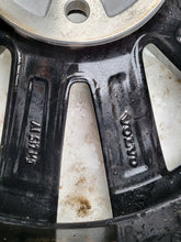 Laden Sie das Bild in den Galerie-Viewer, 1x Alufelge 18 Zoll 8.0&quot; 5x108 42ET 32294236 Volvo V60 V90 Rim Wheel