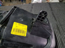 Laden Sie das Bild in den Galerie-Viewer, Frontscheinwerfer Kia Venga 1P921-01000 Halogen Links Scheinwerfer Headlight