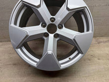 Laden Sie das Bild in den Galerie-Viewer, 1x Alufelge 18 Zoll 80000277 Volvo Rim Wheel FEL9157721371th