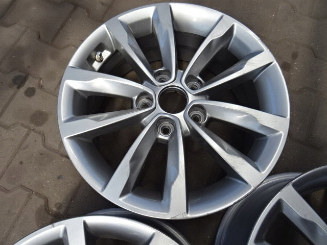 1x Alufelge 16 Zoll 7.0" 5x114.3 Glanz Hyundai Rim Wheel FEL6287080422sp