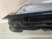 Laden Sie das Bild in den Galerie-Viewer, Frontscheinwerfer Mitsubishi Eclipse Cross 92205010 LED Links Headlight