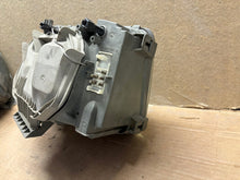 Laden Sie das Bild in den Galerie-Viewer, Frontscheinwerfer Mercedes-Benz W124 1248208659 Rechts Scheinwerfer Headlight SCH8723732878rn
