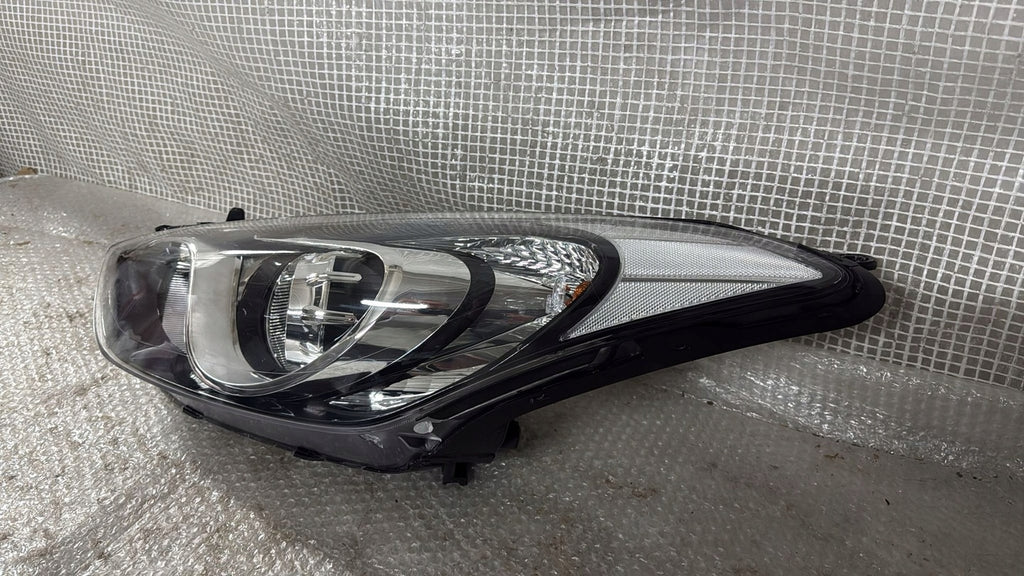 Frontscheinwerfer Hyundai I30 HYUI3012 Links Scheinwerfer Headlight SCH3813698384ah