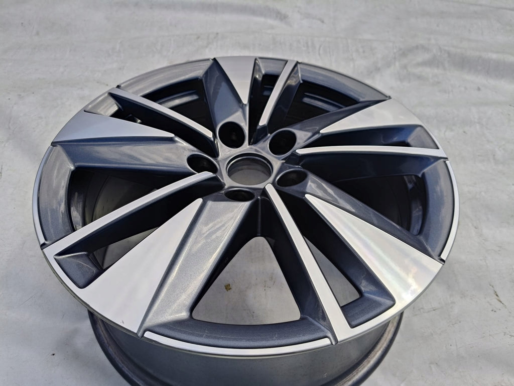 1x Alufelge 17 Zoll 7.0" 5x112 45ET Glanz Graphit 57A601025AA Mg Karoq Rim Wheel FEL6334471370xr