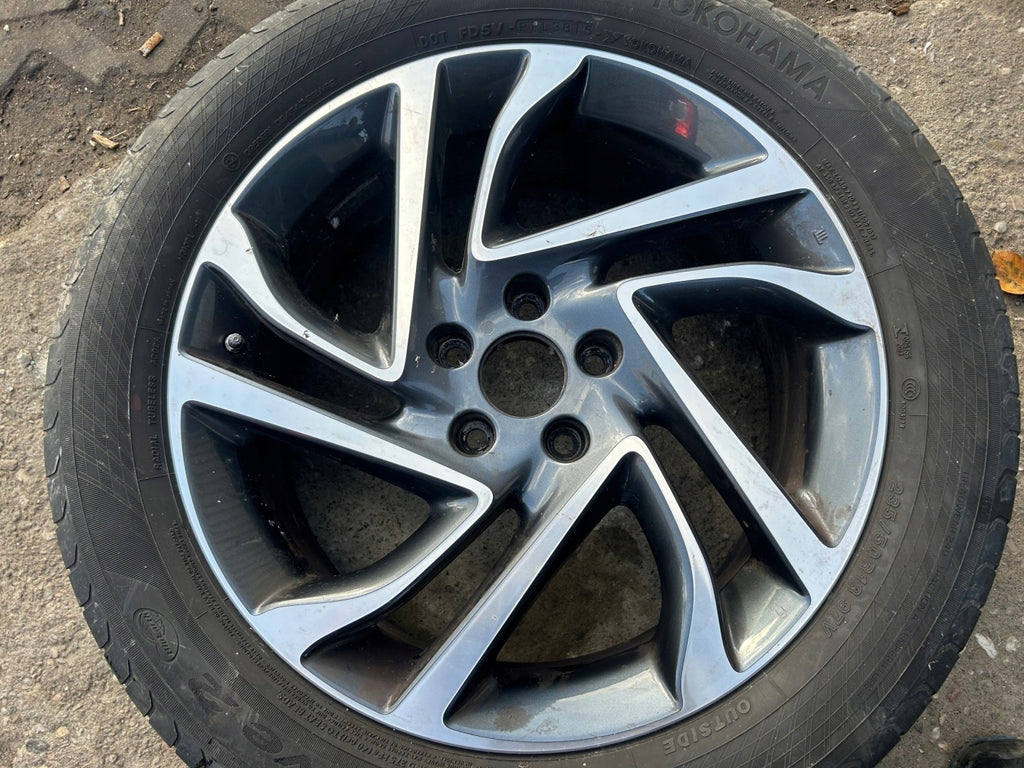 1x Alufelge 18 Zoll 7.0" 5x114.3 46ET Glanz Silber Infiniti Q30 I 1 Z Rim Wheel FEL7901519501ym