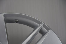 Load image into Gallery viewer, 1x Alufelge 17 Zoll 6.5" 5x112 41ET Glanz Silber 3V0601025BH Skoda Rim Wheel FEL4924744174ly