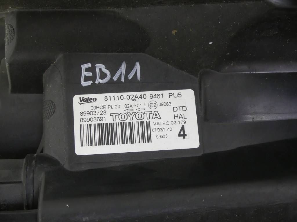 Frontscheinwerfer Toyota Auris 81110-02A40 Rechts Scheinwerfer Headlight