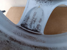 Laden Sie das Bild in den Galerie-Viewer, 1x Alufelge 18 Zoll 8.5&quot; 5x120 46ET 6772243 BMW X5 Rim Wheel