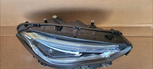 Laden Sie das Bild in den Galerie-Viewer, Frontscheinwerfer Mercedes-Benz Gla A2479065006 LED Rechts Headlight SCH3926250975kl