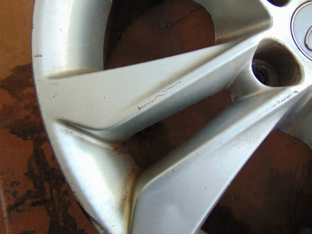 1x Alufelge 16 Zoll 6.5" 5x114.3 45ET Silber PZ474-E067D-Z Toyota Auris