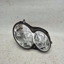Laden Sie das Bild in den Galerie-Viewer, Frontscheinwerfer Mercedes-Benz Clk Rechts Scheinwerfer Headlight SCH9425438036yp