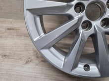 Laden Sie das Bild in den Galerie-Viewer, 1x Alufelge 16 Zoll 6.5&quot; 5x112 40ET 82A601025C Audi A1 Rim Wheel