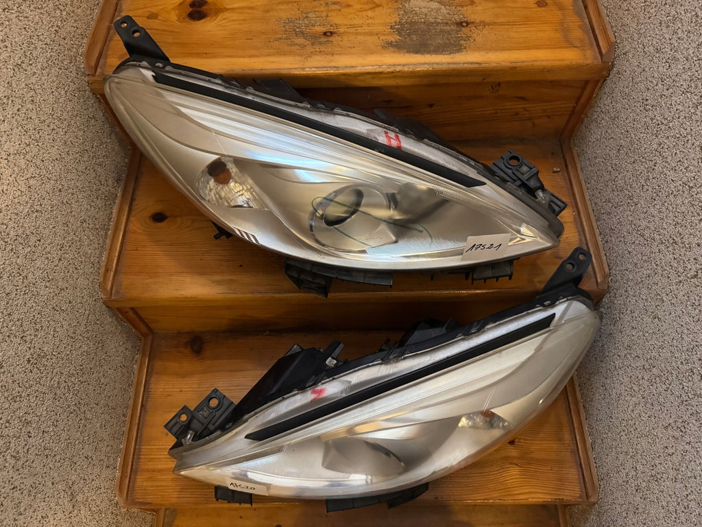 Frontscheinwerfer Mazda II Xenon Rechts Scheinwerfer Headlight