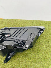 Load image into Gallery viewer, Frontscheinwerfer Ford Focus 4M51-13099-FD Xenon Rechts Scheinwerfer Headlight