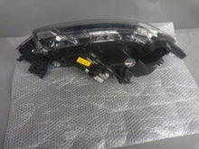 Laden Sie das Bild in den Galerie-Viewer, Frontscheinwerfer Mitsubishi Outlander 4BX16 8301C8-63 Full Led Rechts Headlight