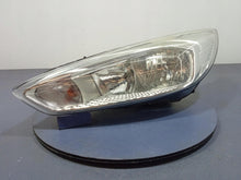 Laden Sie das Bild in den Galerie-Viewer, Frontscheinwerfer Ford Focus -1006448-F1EB-13W030-AE Links Headlight SCH3733255006sj
