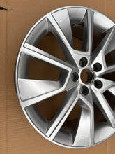 Load image into Gallery viewer, 1x Alufelge 17 Zoll 6.5" 5x100 658601025D Skoda I Rim Wheel FEL4168265993cv