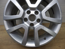 Laden Sie das Bild in den Galerie-Viewer, 1x Alufelge 17 Zoll 7.0&quot; 5x112 45ET Glanz Silber 5L0601025H Skoda Yeti Rim Wheel