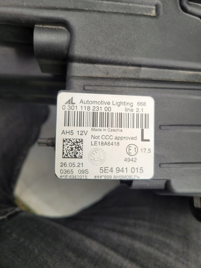 Frontscheinwerfer Skoda Octavia IV 5E4941015 Links Scheinwerfer Headlight SCH3702129373id