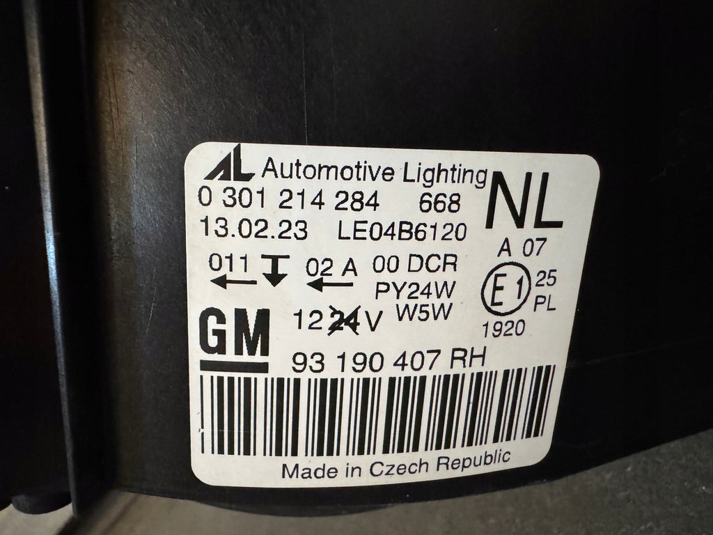 Frontscheinwerfer Opel Zafira B 93190407RH Bi-Xenon Rechts Headlight SCH8594302465sh