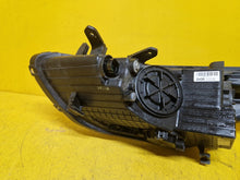 Laden Sie das Bild in den Galerie-Viewer, Frontscheinwerfer Hyundai I30 III 92102-A6000 Rechts Scheinwerfer Headlight SCH4222712711xm
