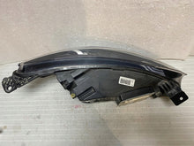 Laden Sie das Bild in den Galerie-Viewer, Frontscheinwerfer Ford Focus MX7B-13E015-EB Full LED Links Headlight SCH3212114460oo
