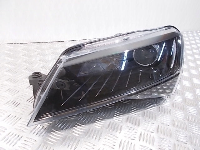 Frontscheinwerfer Skoda Superb III 3V1941015B Xenon Links Scheinwerfer Headlight