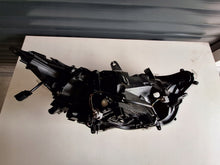 Laden Sie das Bild in den Galerie-Viewer, Frontscheinwerfer Toyota Rav 4 8118542842 Links Scheinwerfer Headlight SCH7104247472sc